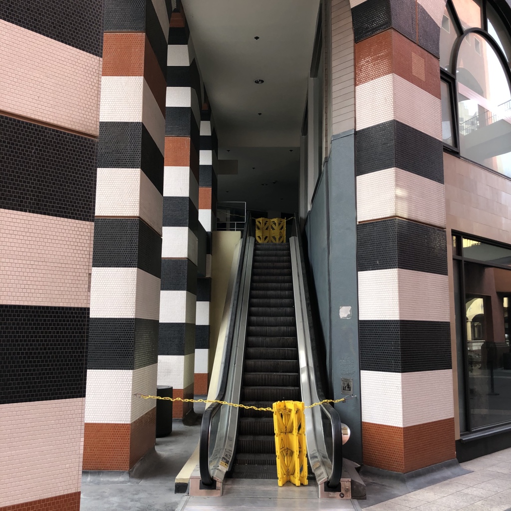 Horton Plaza Mall - From Architecture Icon to Dead Mall